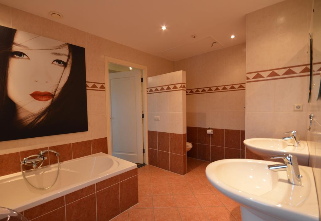 Westbroek Wake Up Call Bed & Breakfast מראה חיצוני תמונה